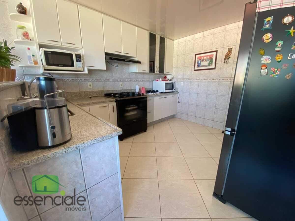 Casa, Bandeirantes, 4 Quartos, 2 Vagas, 1 Suíte