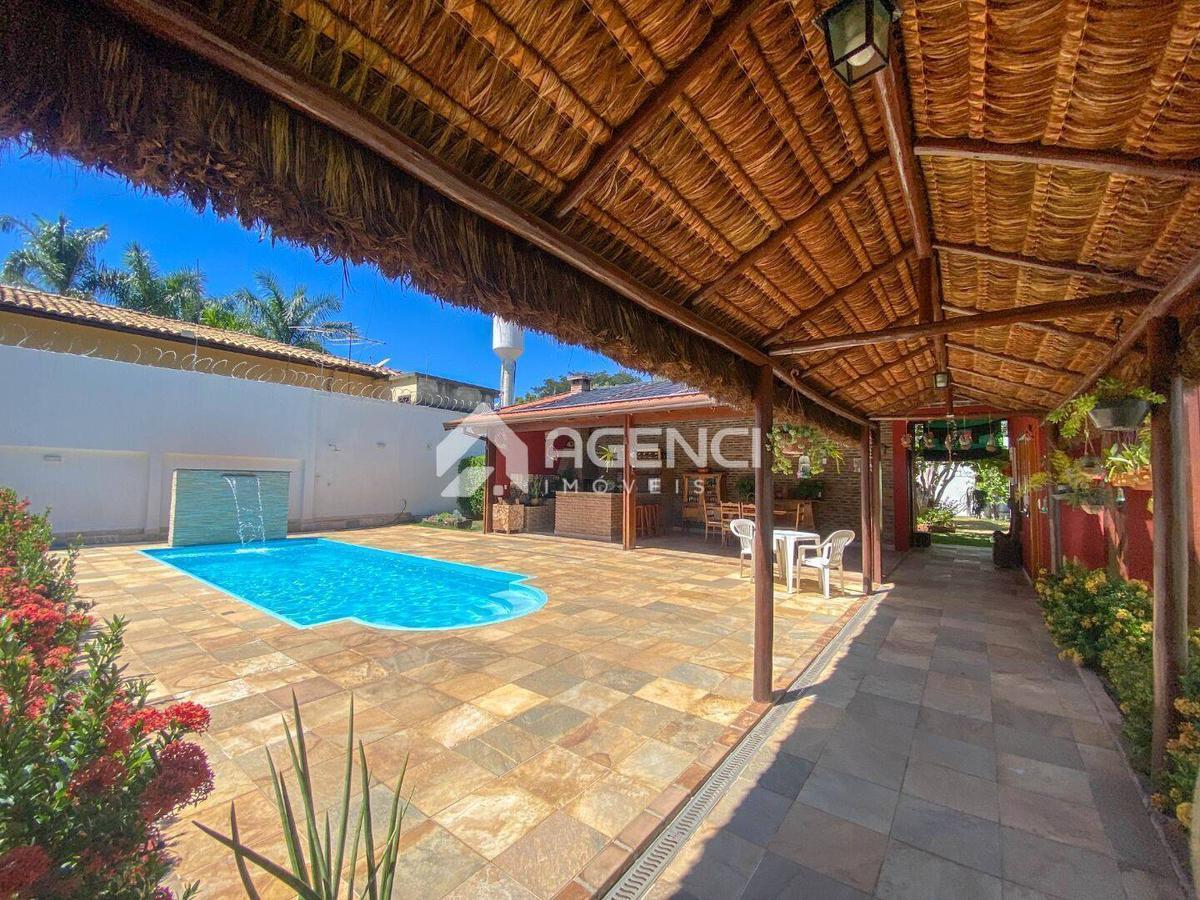 Casa, Trevo, 4 Quartos, 0 Vaga, 1 Suíte