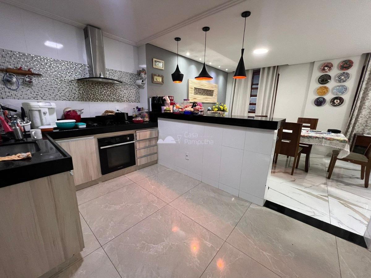 Casa, Itapoã, 4 Quartos, 6 Vagas, 2 Suítes