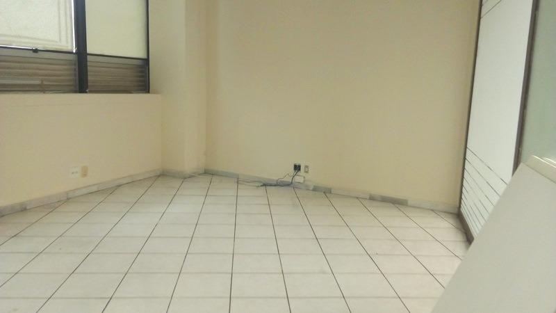 Sala, Barro Preto, 0 Quarto, 0 Vaga
