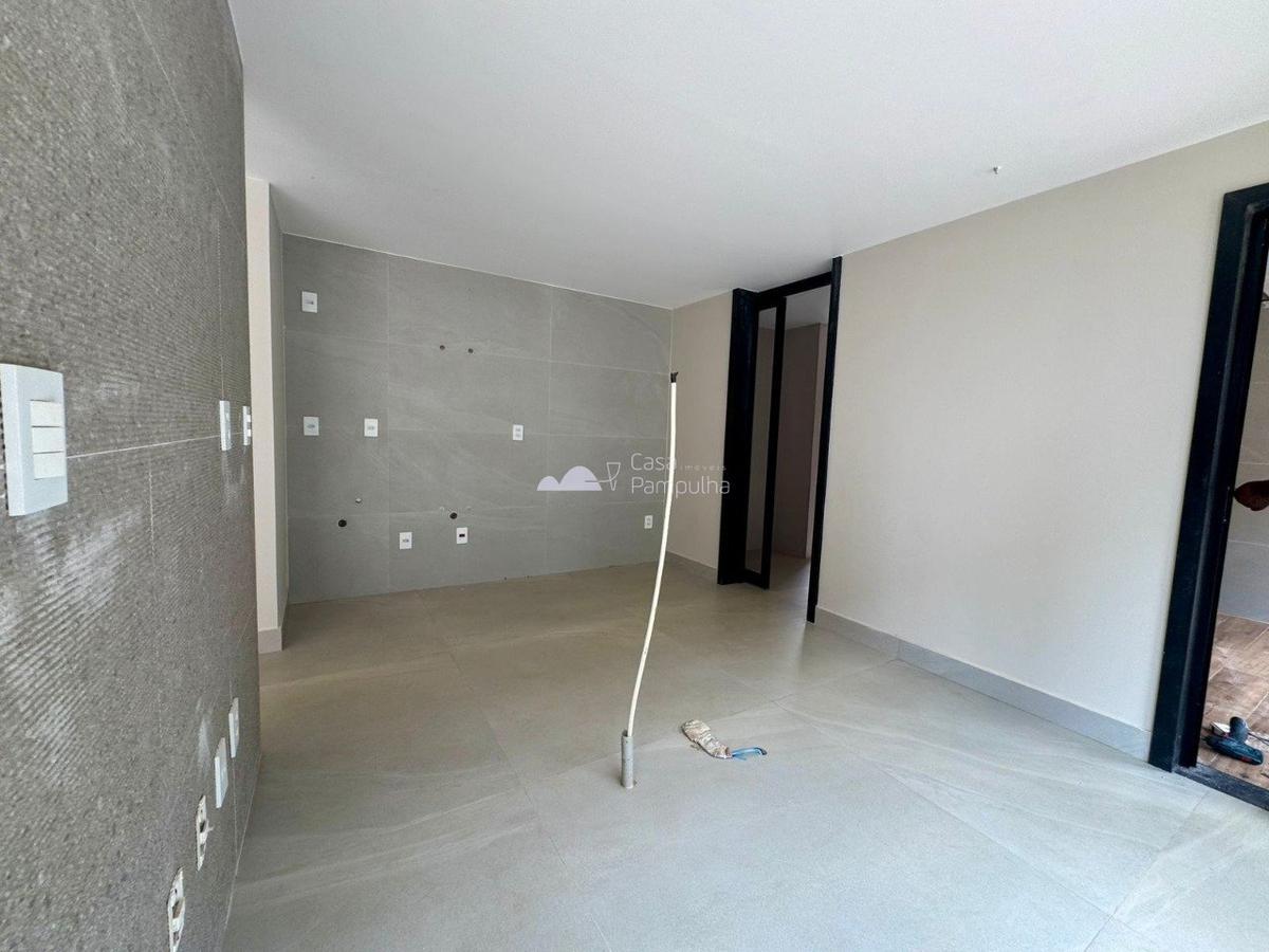 Casa, Trevo, 4 Quartos, 4 Vagas, 2 Suítes