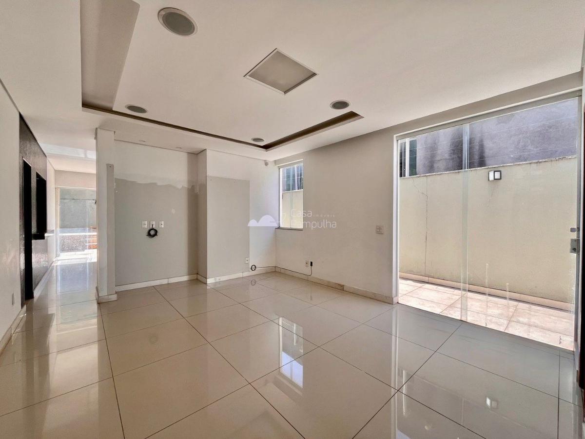 Casa, Trevo, 4 Quartos, 4 Vagas, 2 Suítes