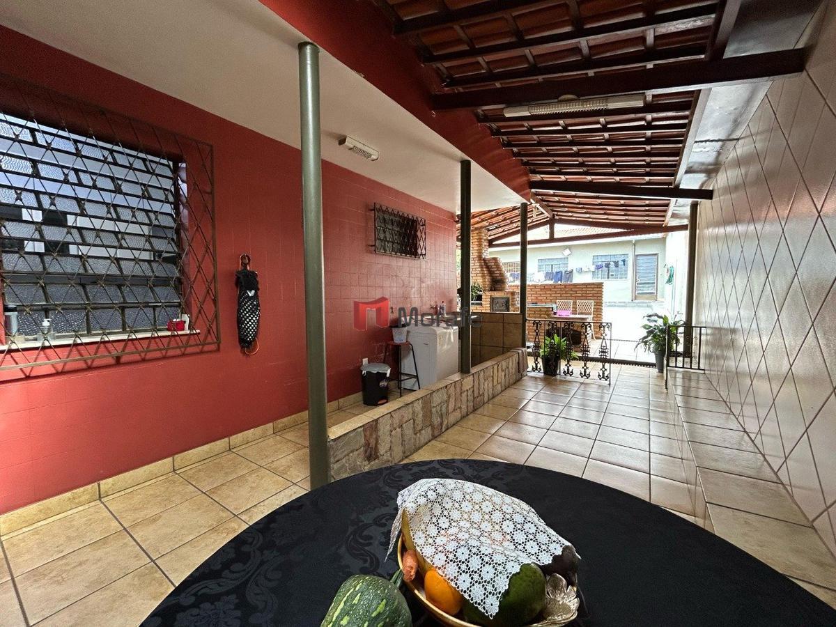 Casa, Itapoã, 4 Quartos, 6 Vagas, 1 Suíte