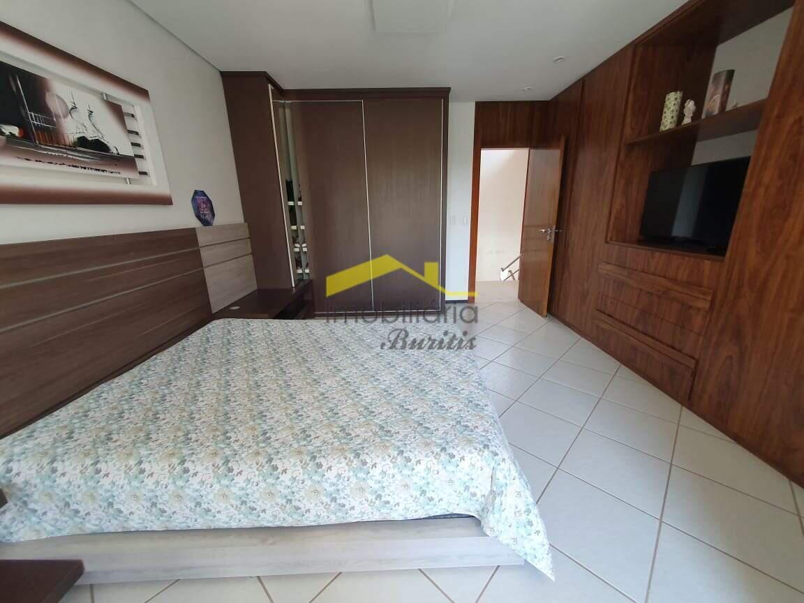 Casa em Condomínio, Vila Castela, 4 Quartos, 6 Vagas, 4 Suítes