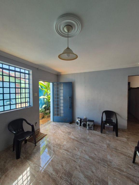 Casa, Centro, 2 Quartos, 0 Vaga