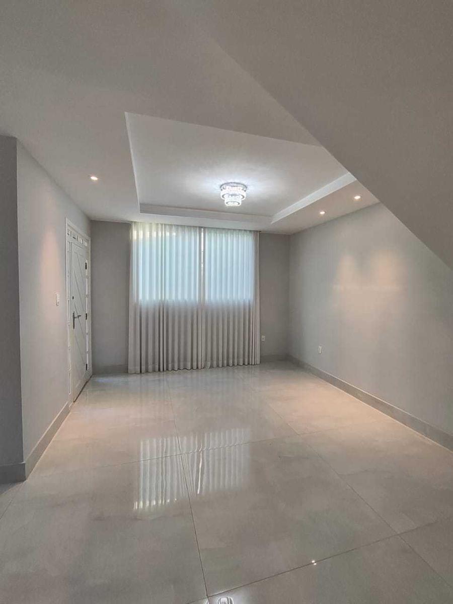 Casa, Castelo, 4 Quartos, 4 Vagas, 1 Suíte