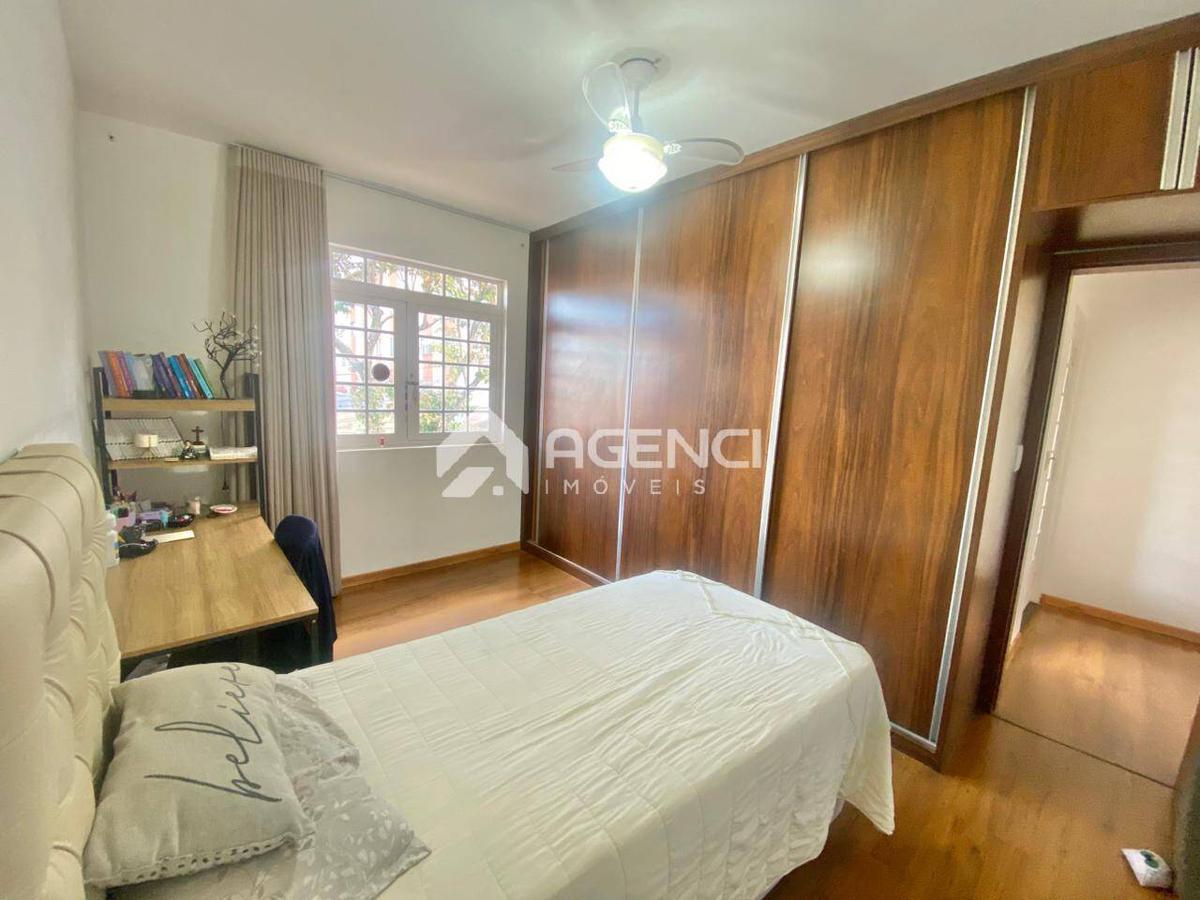 Casa, Serrano, 4 Quartos, 0 Vaga, 1 Suíte