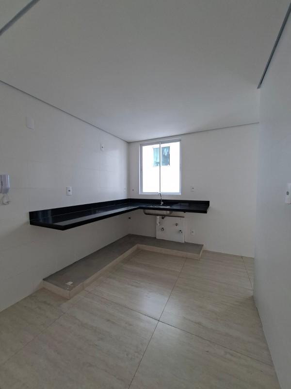Apartamento, Santa Cruz (barreiro), 3 Quartos, 1 Vaga, 1 Suíte