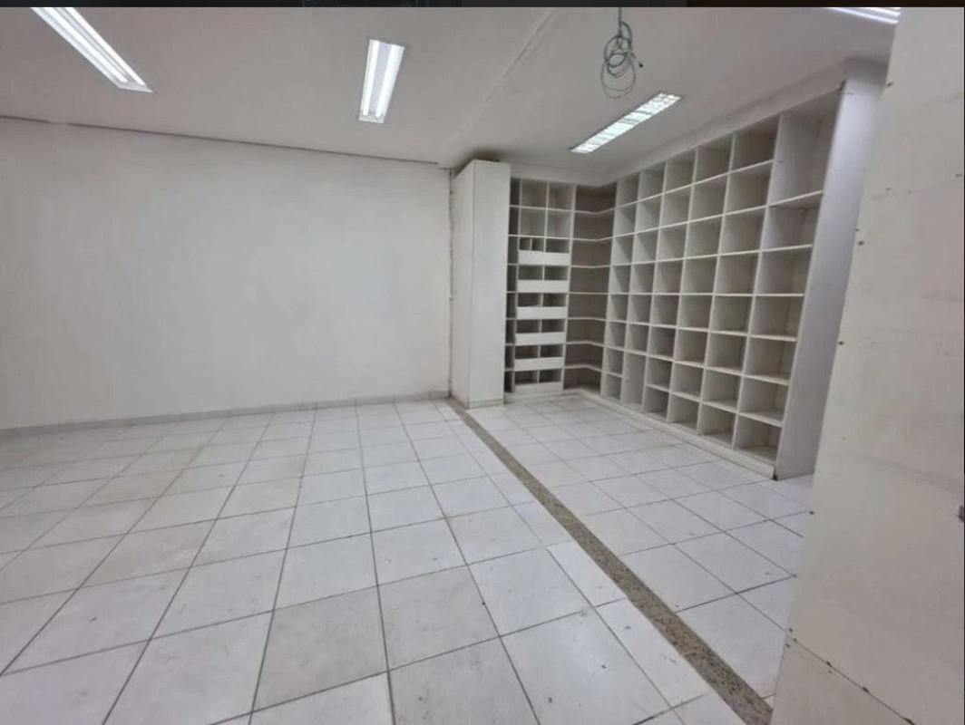 Prédio, Barro Preto, 1 Quarto, 0 Vaga, 1 Suíte