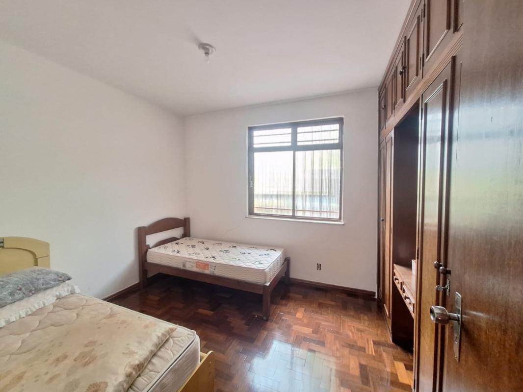 Casa Comercial, Cidade Nova, 4 Quartos, 2 Vagas, 1 Suíte