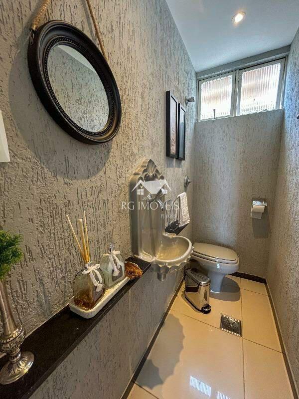 Casa, Santa Cruz Industrial, 4 Quartos, 4 Vagas, 2 Suítes