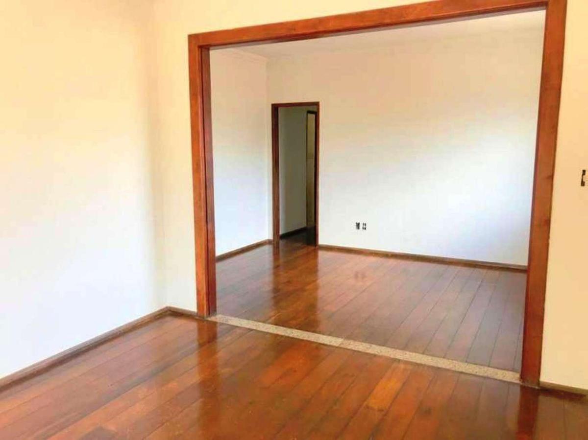 Casa, Santa Efigênia, 4 Quartos, 2 Vagas, 1 Suíte