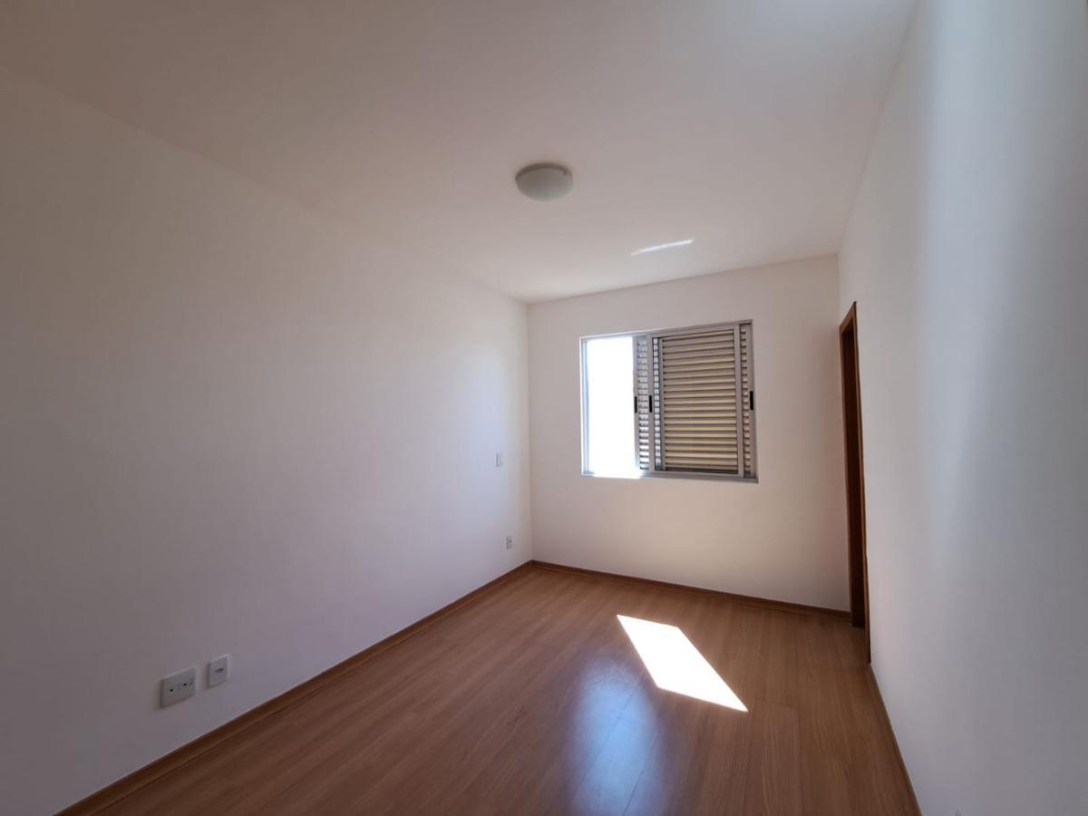 Apartamento, Sagrada Família, 3 Quartos, 2 Vagas, 1 Suíte