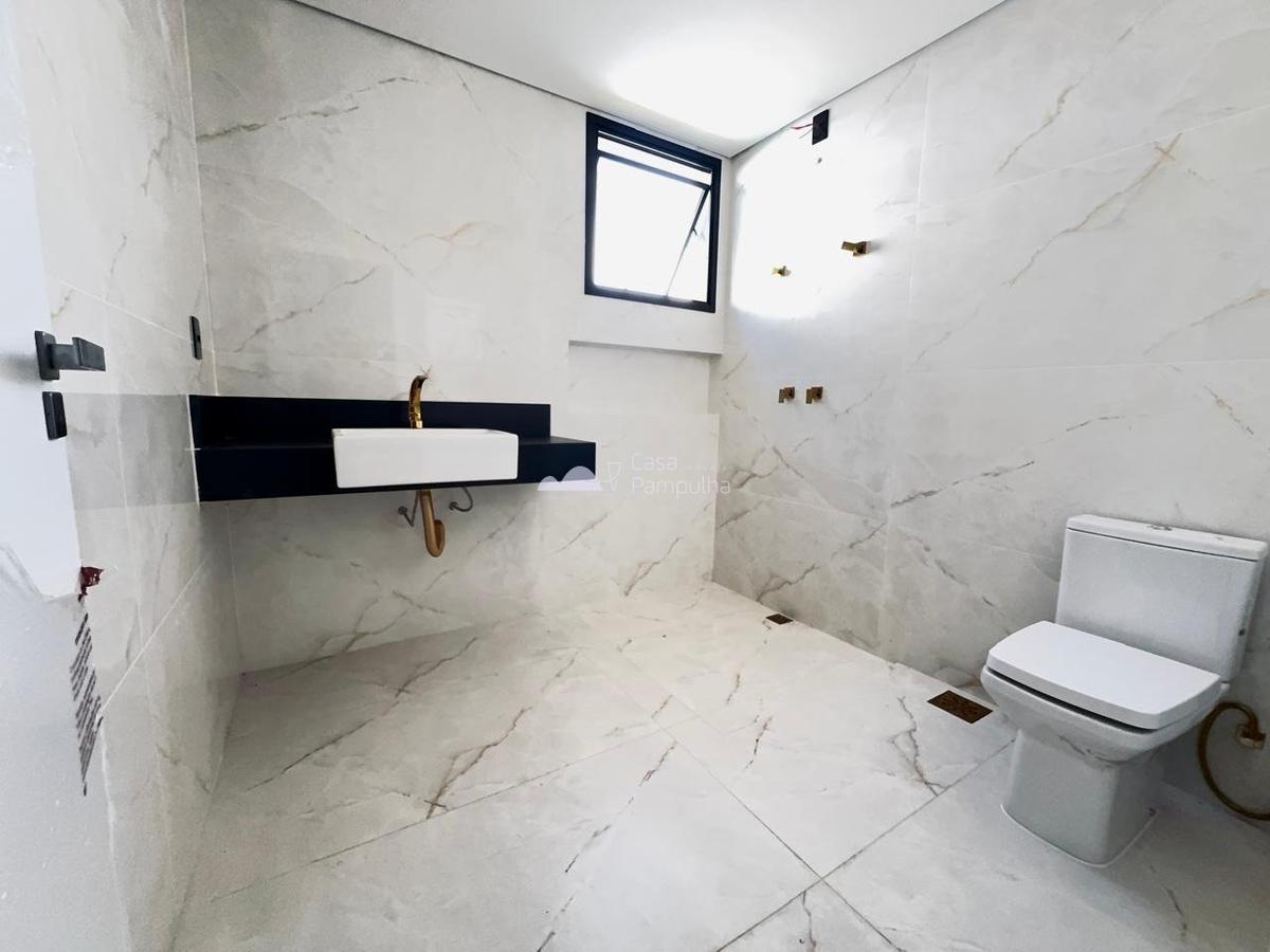 Casa, Trevo, 4 Quartos, 3 Vagas, 3 Suítes