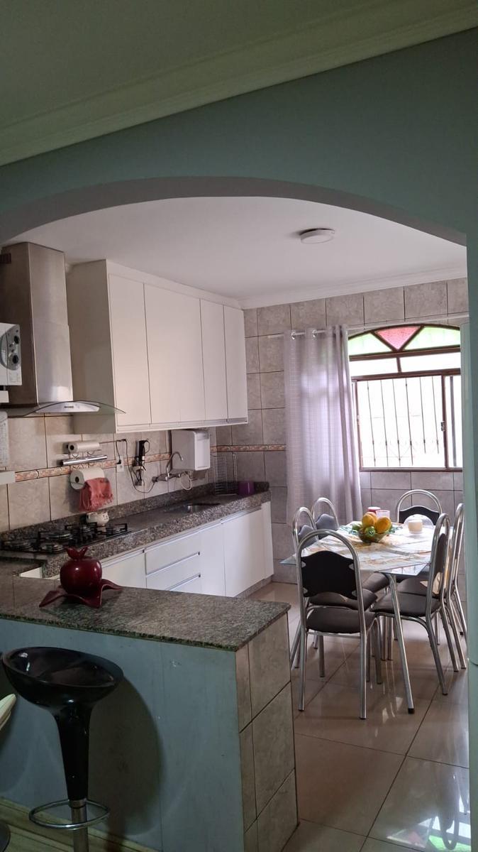 Casa, Industrial, 3 Quartos, 6 Vagas, 1 Suíte