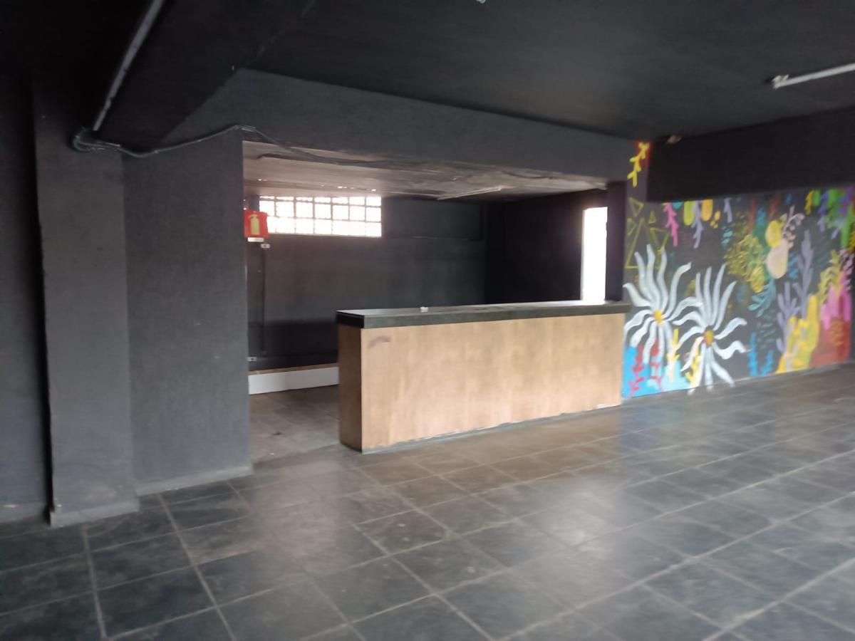 Prédio, Barreiro, 0 Quarto, 0 Vaga