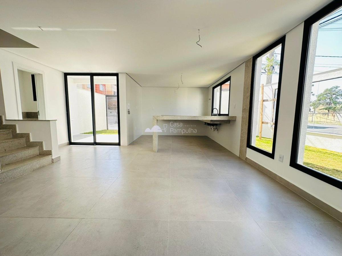 Casa, Planalto, 3 Quartos, 4 Vagas, 3 Suítes