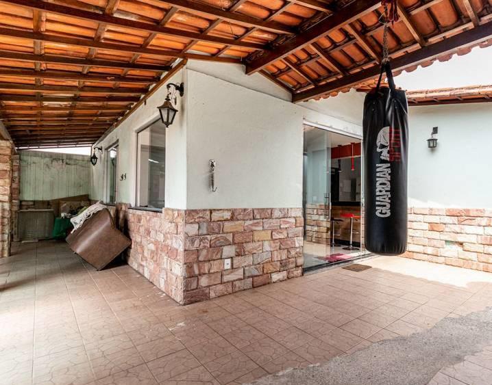 Casa, Alípio de Melo, 3 Quartos, 2 Vagas, 0 Suíte