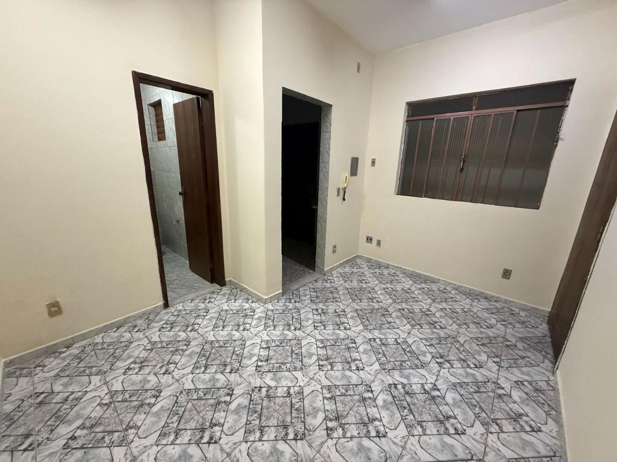 Quitinete, Santa Cruz, 1 Quarto, 0 Vaga