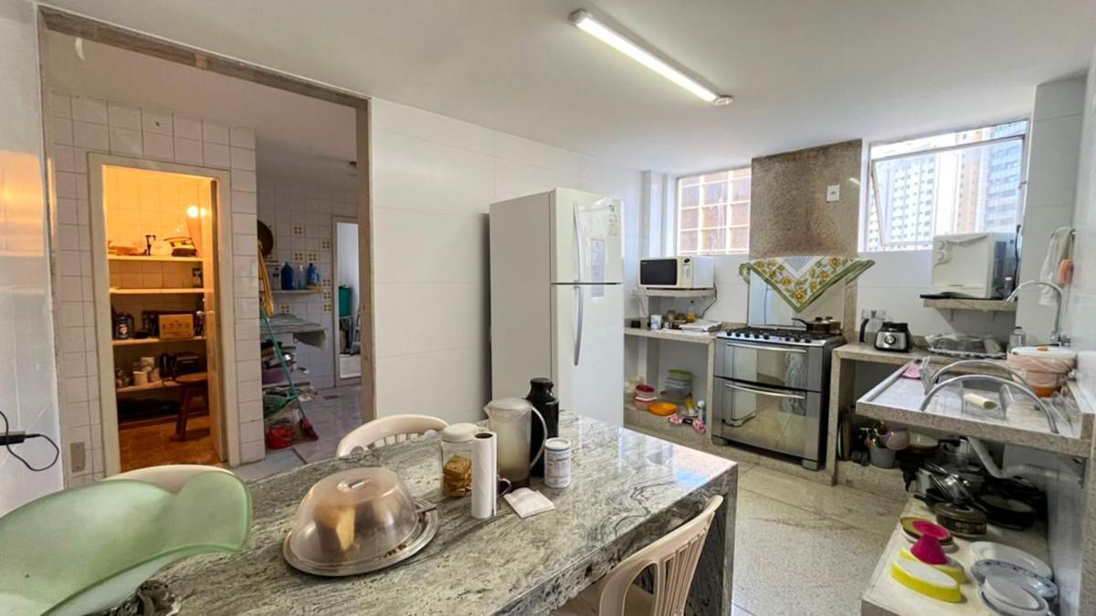 Cobertura, Funcionários, 6 Quartos, 3 Vagas, 1 Suíte