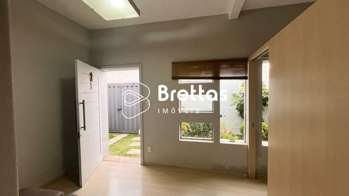 Casa, Centro, 2 Quartos, 2 Vagas, 2 Suítes