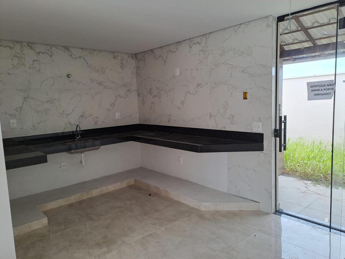 Casa, Santa Branca, 3 Quartos, 4 Vagas, 1 Suíte