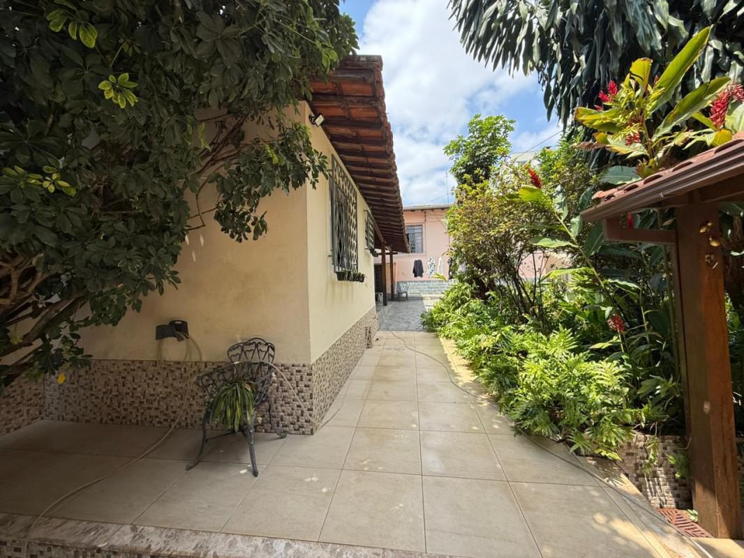 Casa, Santa Mônica, 6 Quartos, 3 Vagas, 1 Suíte