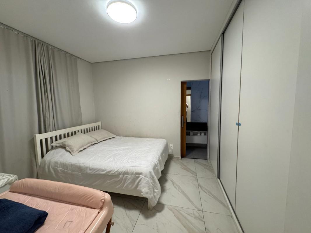 Casa, Colégio Batista, 4 Quartos, 2 Vagas, 2 Suítes