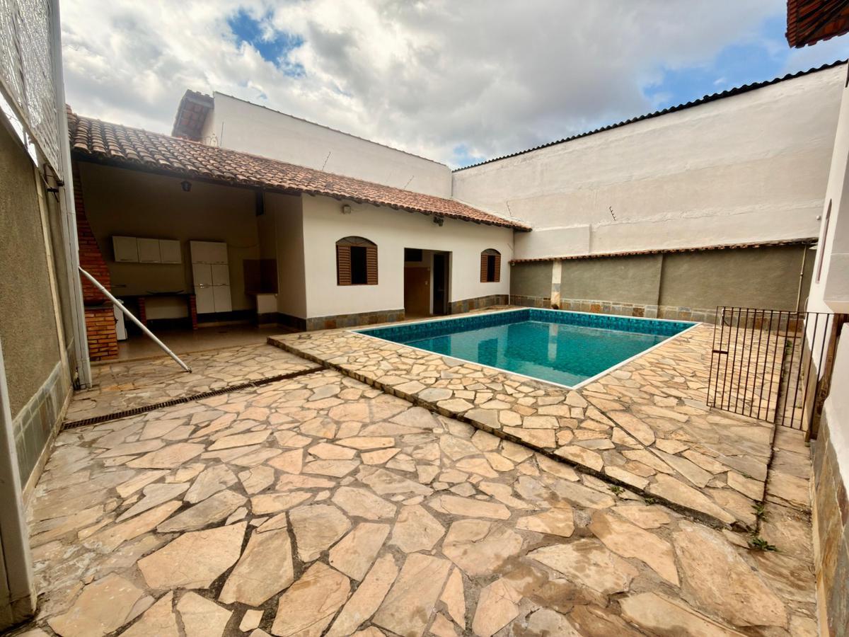 Casa, Jardim Leblon, 4 Quartos, 4 Vagas, 1 Suíte