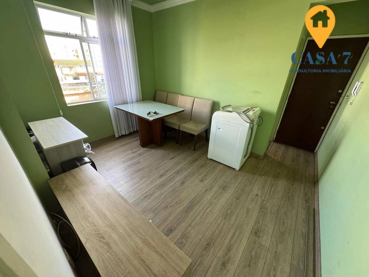Apartamento, Sagrada Família, 2 Quartos, 1 Vaga