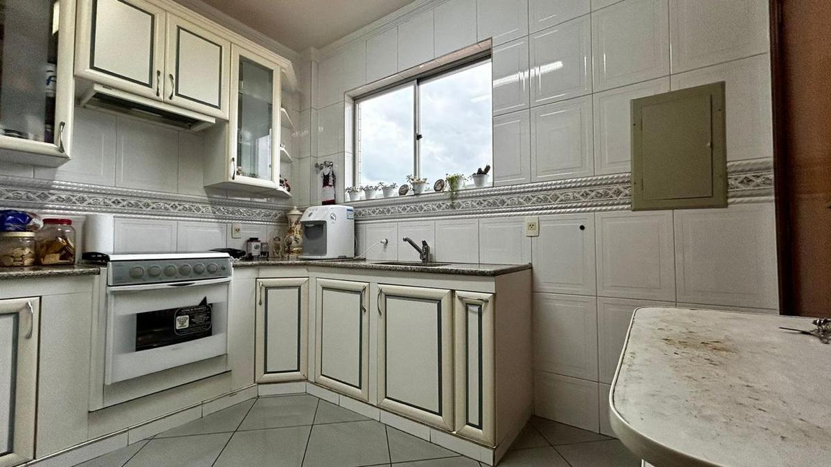 Apartamento, Indaiá, 5 Quartos, 2 Vagas, 1 Suíte