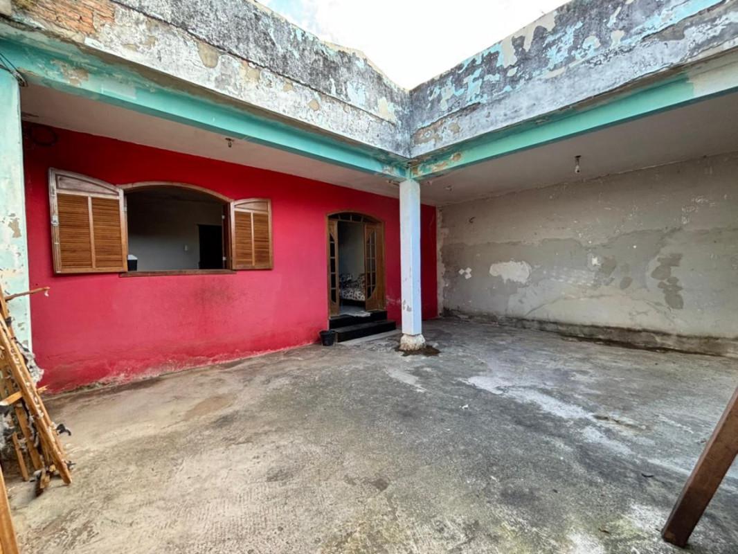 Casa, Cachoeirinha, 3 Quartos, 12 Vagas, 1 Suíte