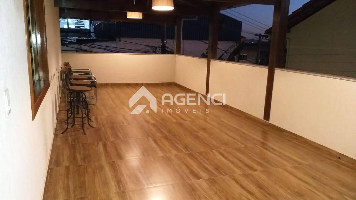 Casa, Camargos, 4 Quartos, 0 Vaga, 2 Suítes