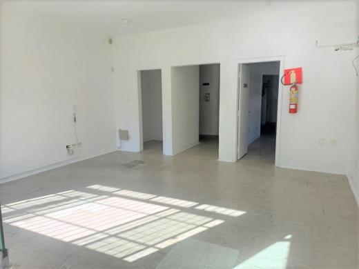 Casa Comercial, Prado, 1 Quarto, 2 Vagas
