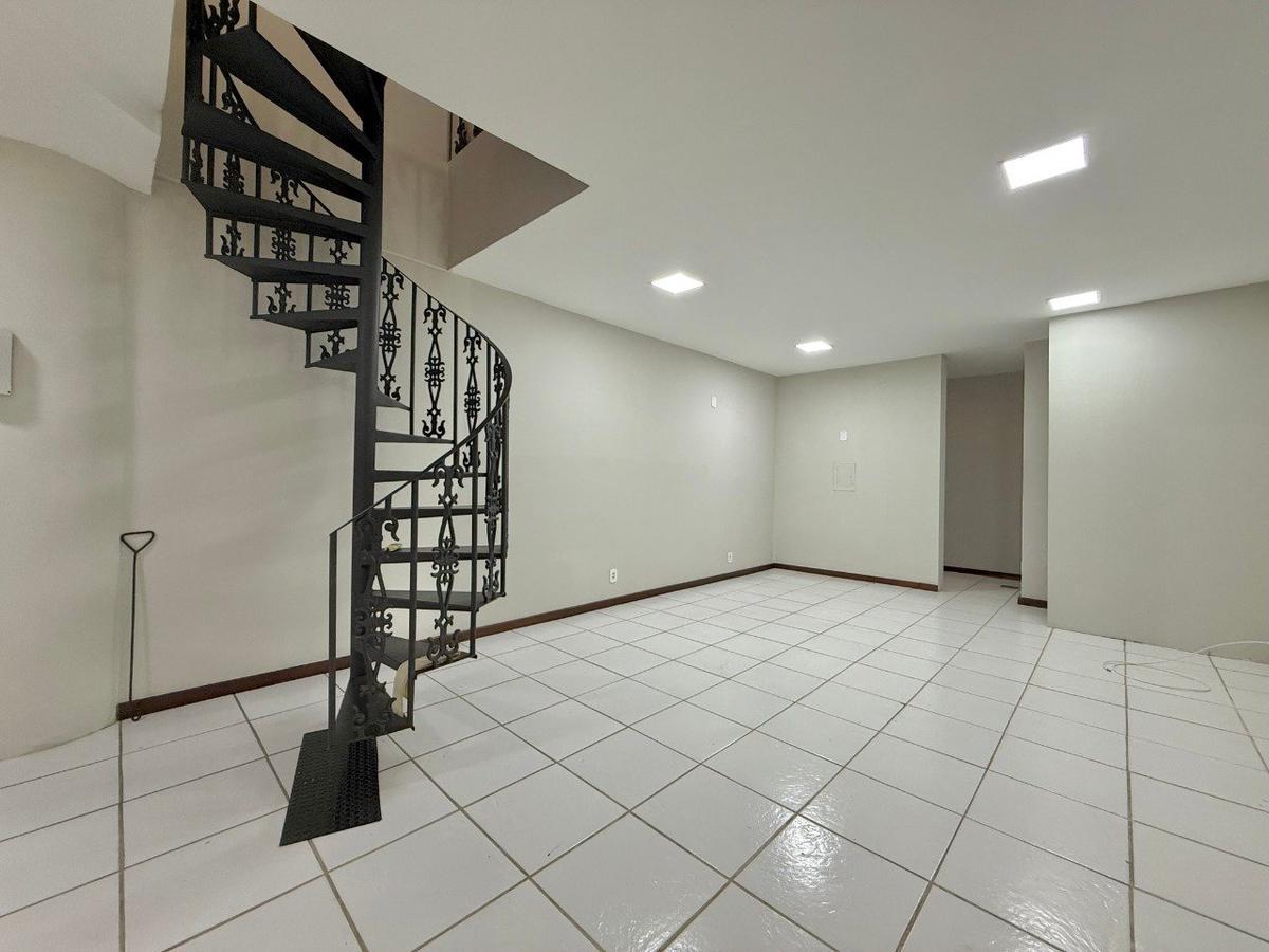 Andar, São José, 0 Quarto, 0 Vaga