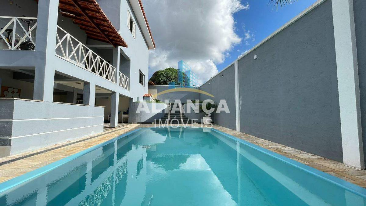 Casa, Centro, 4 Quartos, 2 Vagas, 3 Suítes