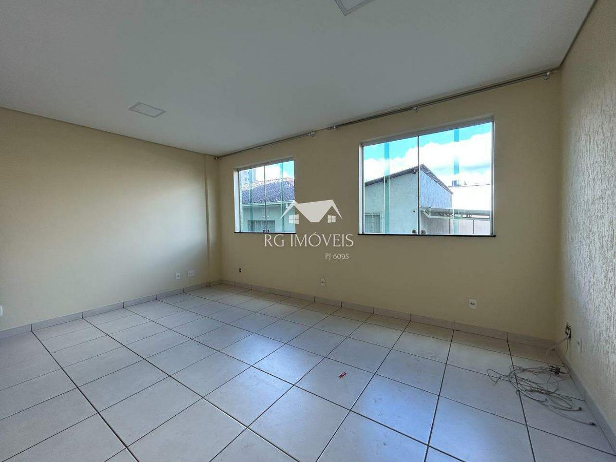 Apartamento, Barreiro, 4 Quartos, 2 Vagas, 1 Suíte