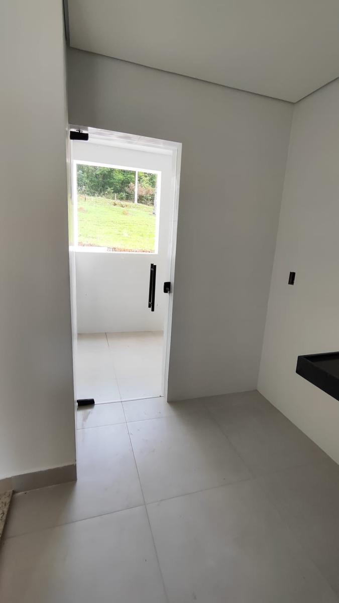 Casa, Vale das Orquídeas, 2 Quartos, 2 Vagas, 1 Suíte