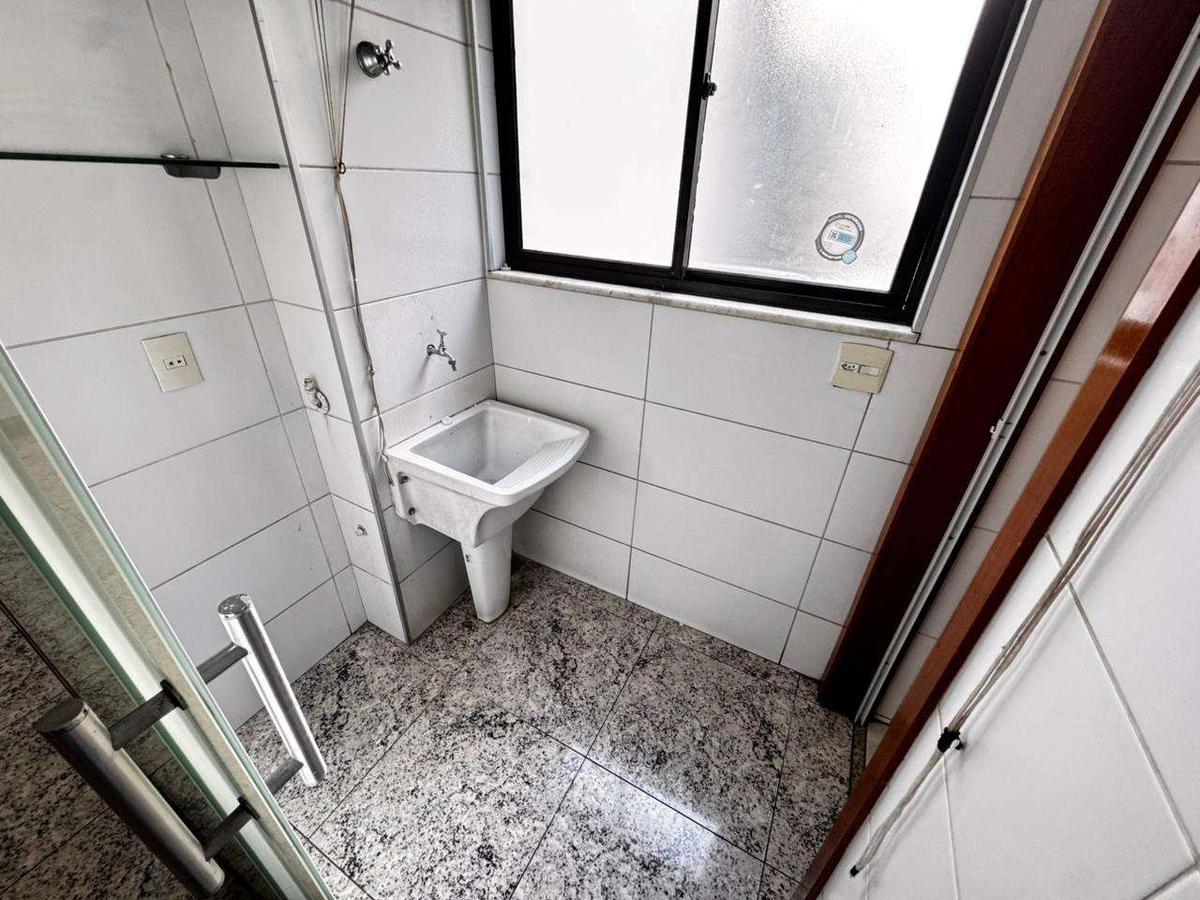 Apartamento, Sagrada Família, 3 Quartos, 4 Vagas, 1 Suíte