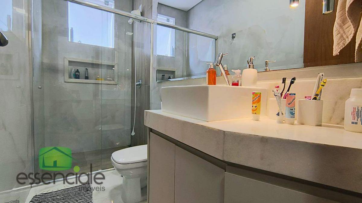 Casa, Europa, 3 Quartos, 4 Vagas, 1 Suíte