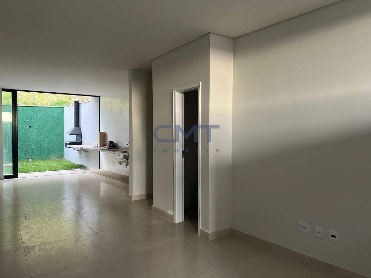 Casa, Estoril, 3 Quartos, 2 Vagas, 1 Suíte