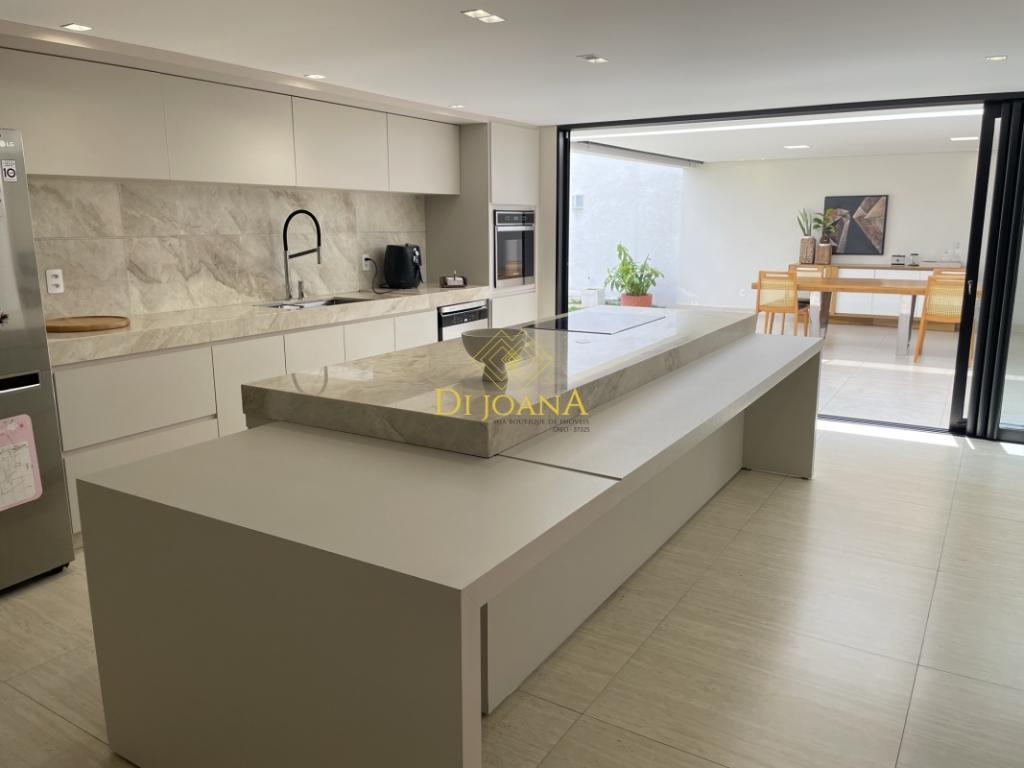 Casa, Ingá Alto, 4 Quartos, 8 Vagas, 4 Suítes