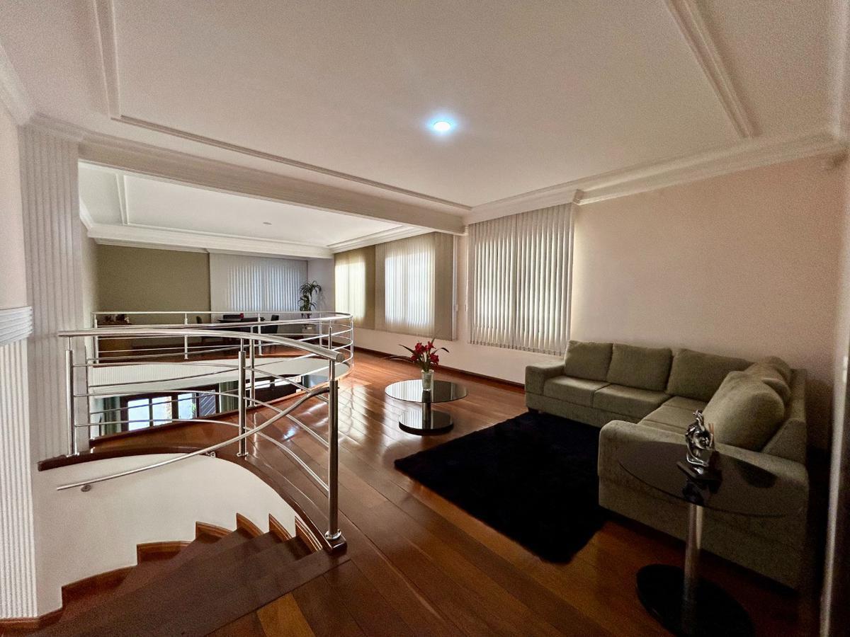 Casa, Castelo, 4 Quartos, 4 Vagas, 1 Suíte