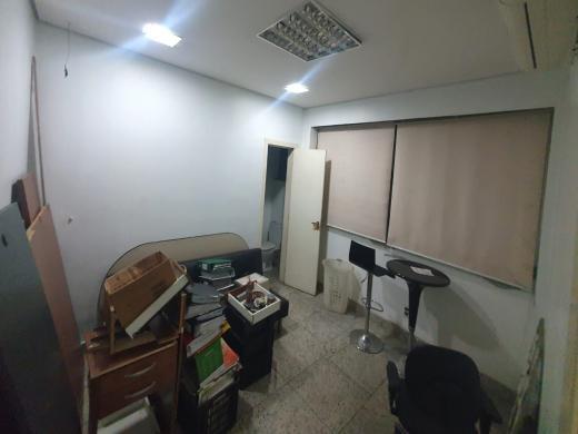 Sala, Centro