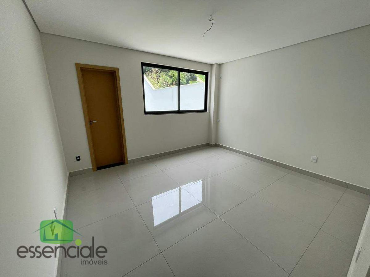 Casa, Europa, 3 Quartos, 3 Vagas, 1 Suíte