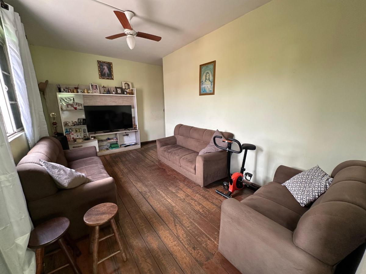 Casa, Santa Rosa, 4 Quartos, 8 Vagas, 2 Suítes