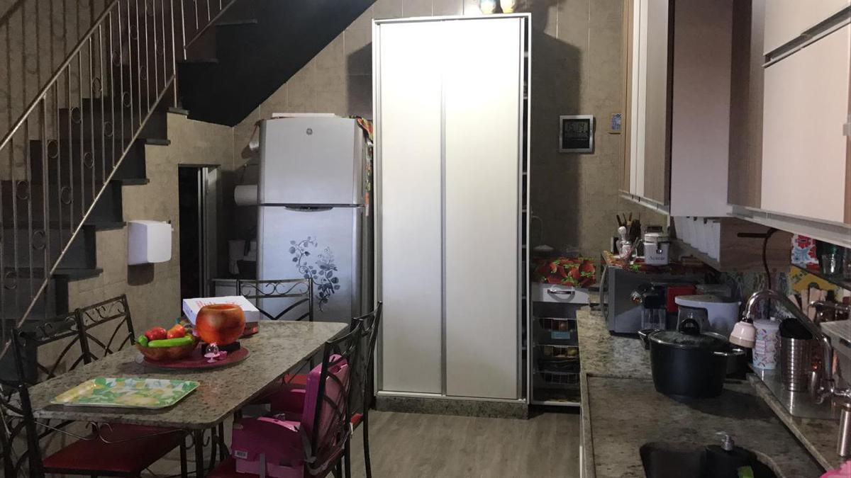 Casa, Sagrada Família, 5 Quartos, 2 Vagas, 2 Suítes