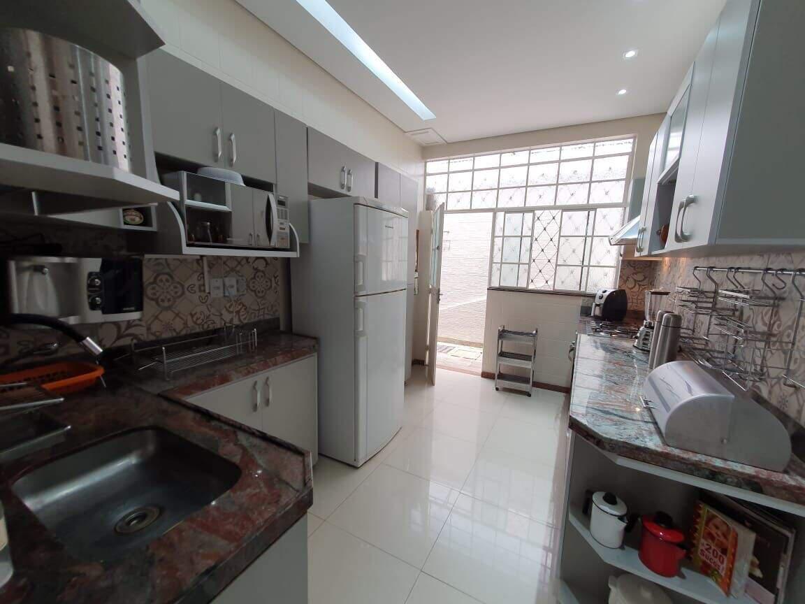 Casa, Esplanada, 4 Quartos, 5 Vagas, 2 Suítes