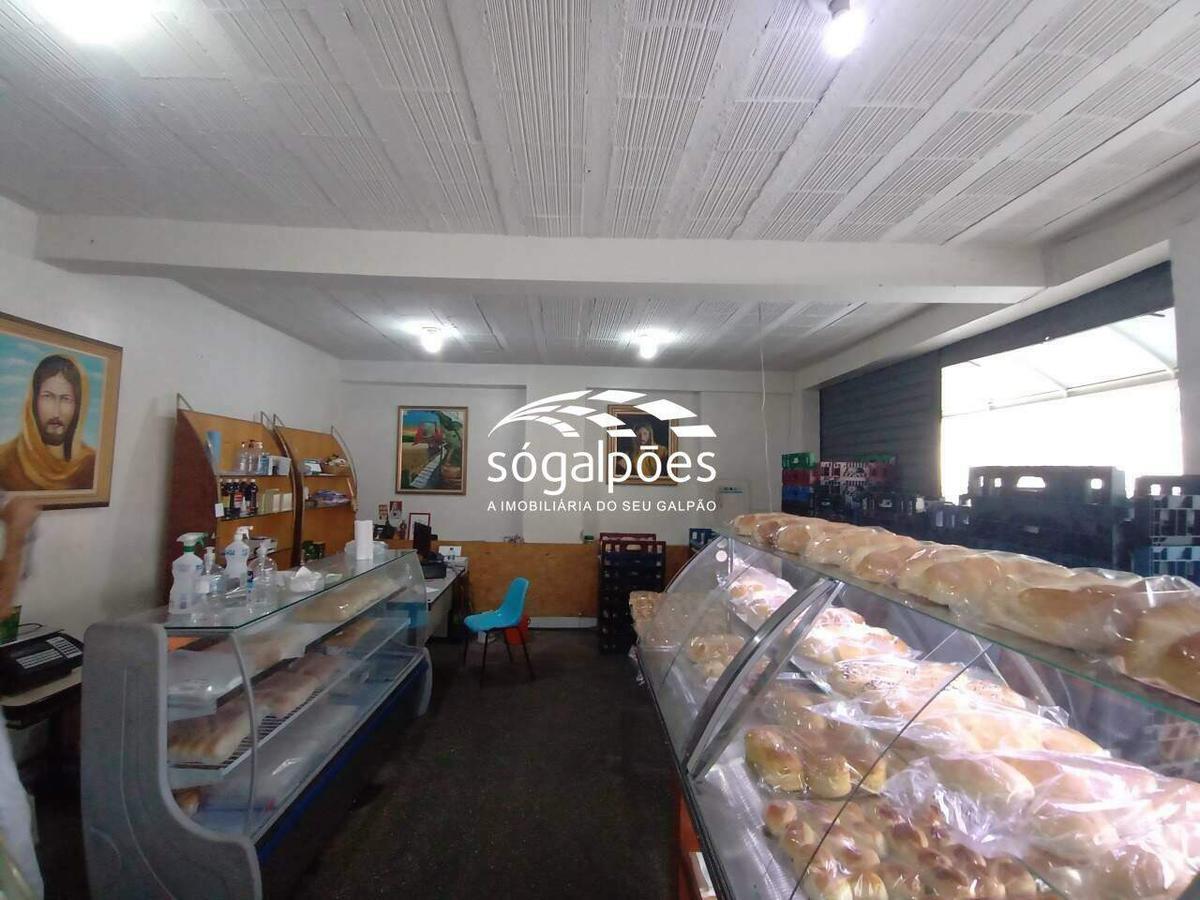 Galpão, Padre Eustáquio