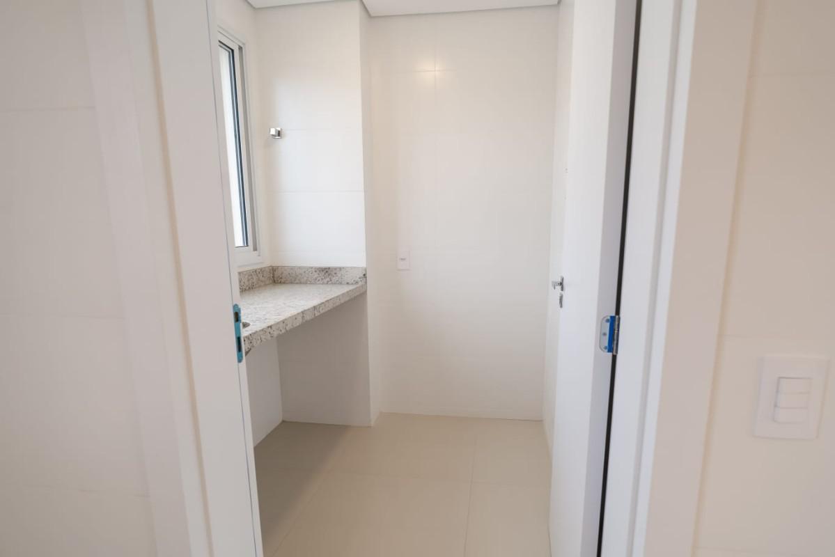 Apartamento, Sagrada Família, 2 Quartos, 2 Vagas, 1 Suíte